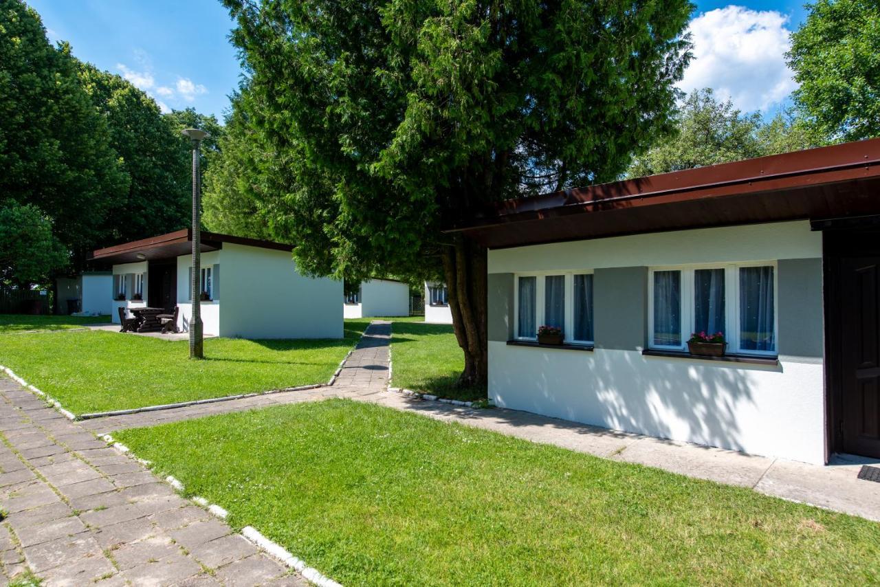 Hotel Osrodek Wypoczynkowy Dolomity Jedwabno Exterior foto