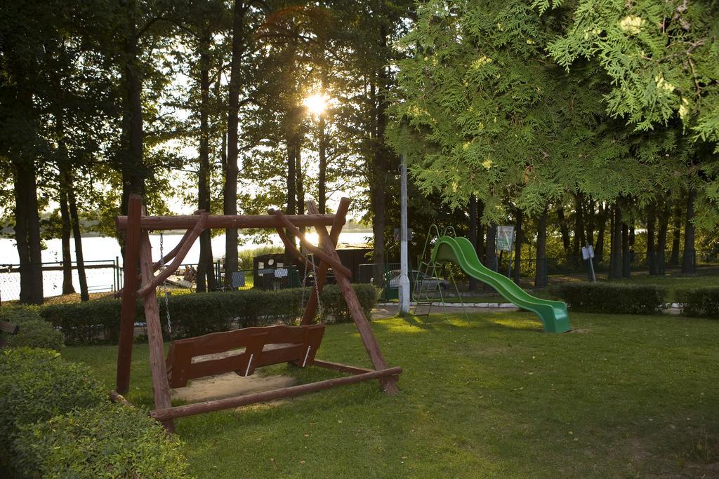 Hotel Osrodek Wypoczynkowy Dolomity Jedwabno Exterior foto